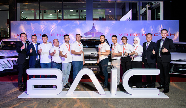 Baic se unió para entrar oficialmente en el mercado uzbeko.
Cooperación con el agente general nacional de Hongwen Automobile Group en Uzbekistán